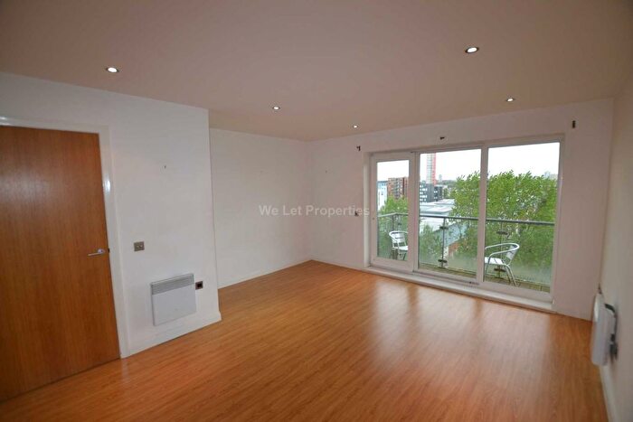 1 Bedroom Flat To Rent In , Taylorson Street South, M5