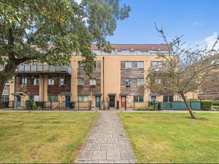 2 Bedroom Flat To Rent In Lapis Close, London, NW10