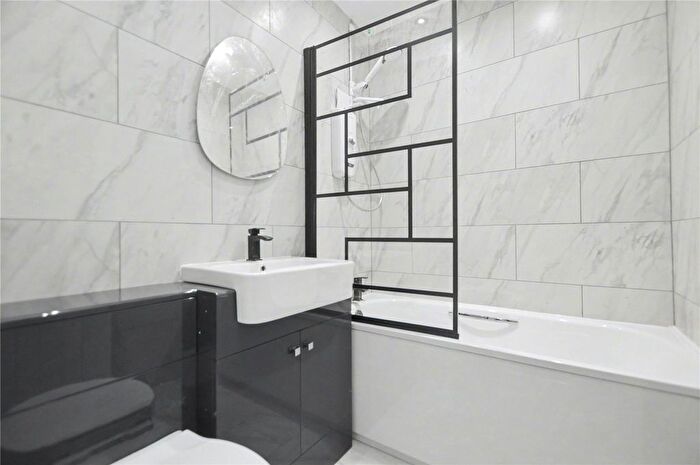 1 Bedroom Flat For Sale In Wood Drive, Rothwell, Leeds, West Yorkshire, LS26