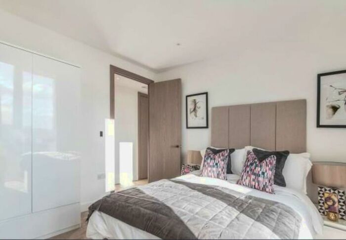 1 Bedroom House To Rent In Vaughan Way, , London, London, E1W