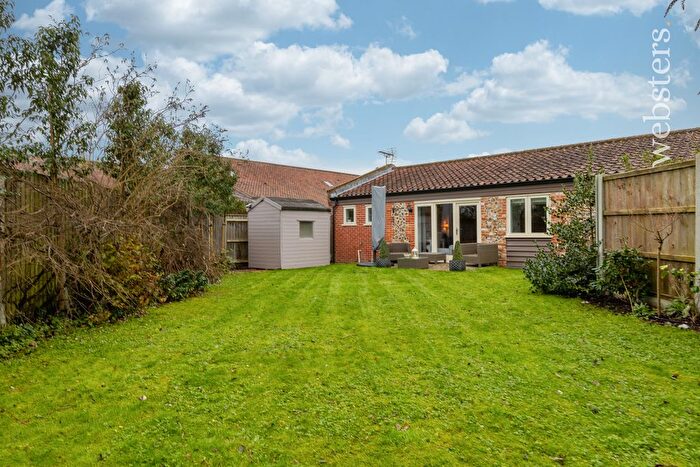 3 Bedroom Barn Conversion For Sale In Market Street, Tunstead, Norwich, NR12