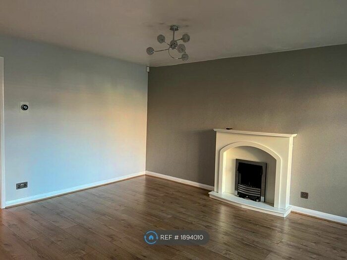 3 Bedroom Semi-Detached House To Rent In Carmine Fold, Manchester, M24