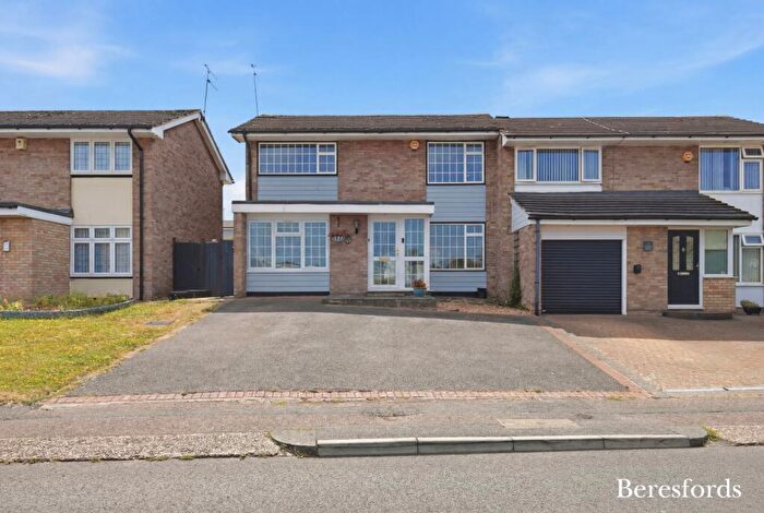 4 Bedroom Semi-Detached House For Sale In Abbots Ride, Billericay, CM11