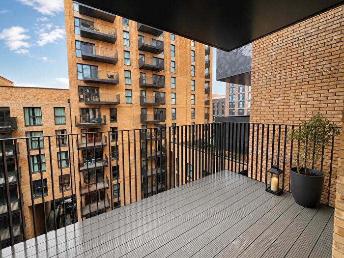 3 Bedroom Flat To Rent In London, E17