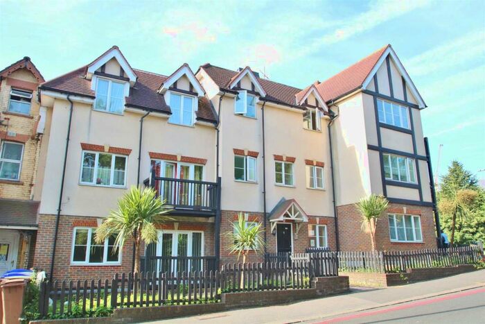 1 Bedroom Flat To Rent In Woodward House, Carshalton Road, Sutton, SM1