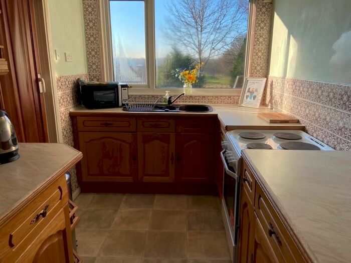 2 Bedroom Flat To Rent In Brighton Road, Coulsdon CR5