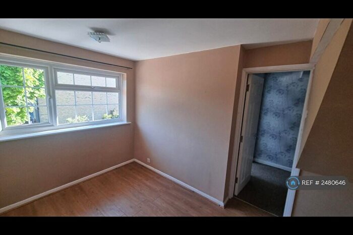 4 Bedroom Semi-Detached House To Rent In Spencer Drive, Lee-On-The-Solent, PO13