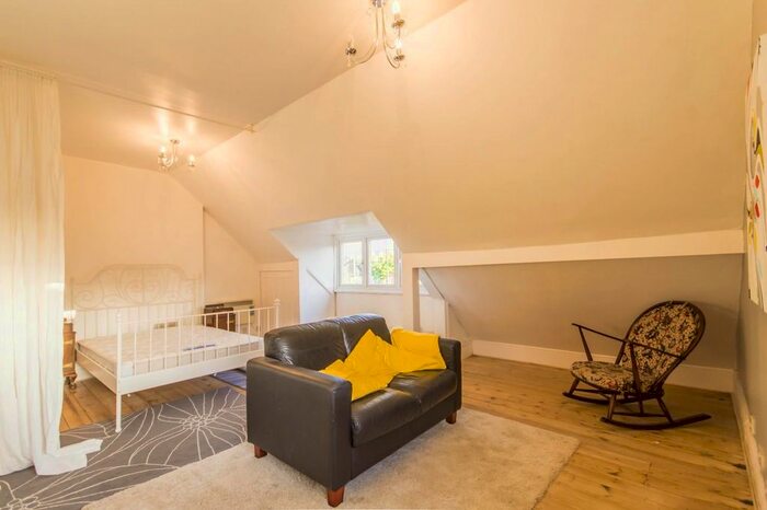 Studio To Rent In Drewstead Road, London, SW16