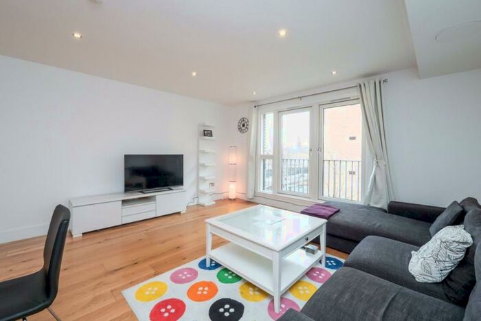 2 Bedroom Flat To Rent In Melvin Walk, Fountain Bridge, EH3