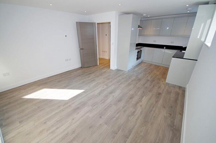 1 Bedroom Flat To Rent In Chartwell Lodge, Dollis Mews, Dollis Park, Finchley, N3