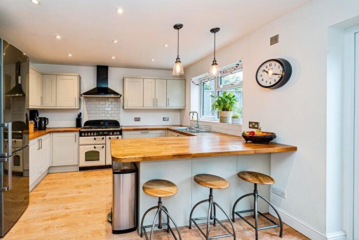 3 Bedroom Semi Detached House For Sale In Aldbourne Road, Burnham, Slough, SL1