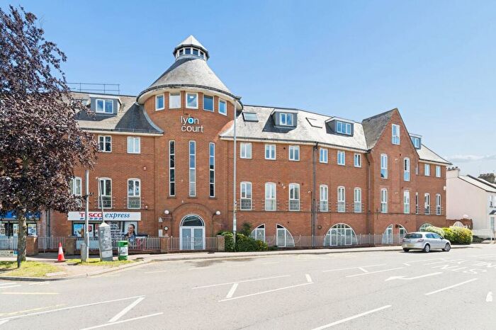 2 Bedroom Apartment For Sale In Walsworth Road, Hitchin, SG4