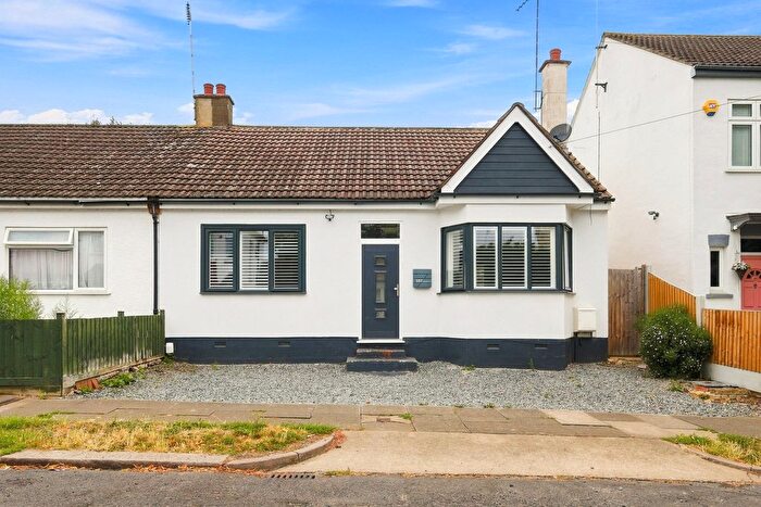 3 Bedroom Semi-Detached Bungalow For Sale In Fairmead Avenue, Westcliff-On-Sea, SS0