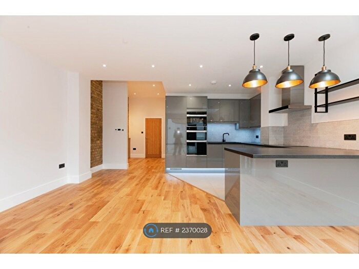1 Bedroom Flat To Rent In Upper Richmond Road, London, SW15