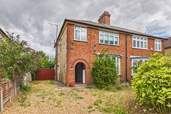 3 Bedroom Semi-Detached House For Sale In Newmarket Road, Cambridge, CB5