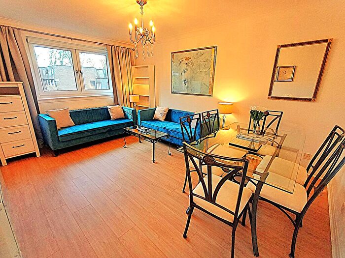 2 Bedroom Apartment To Rent In Nethan Gate, Hamilton, ML3