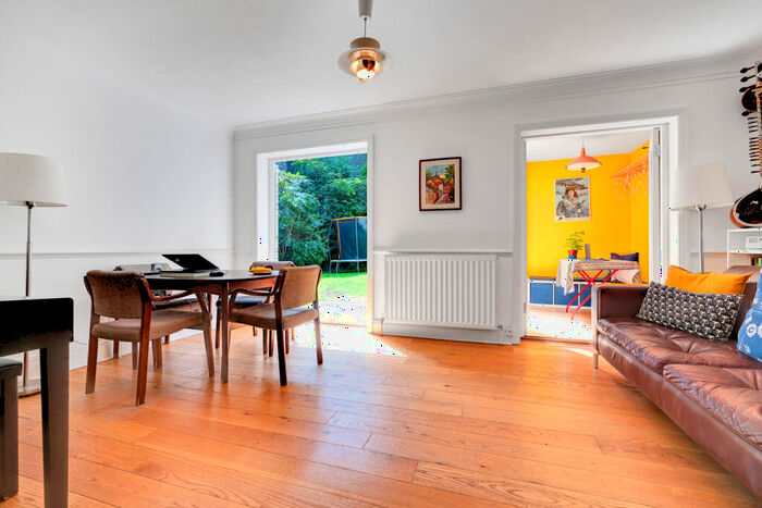 3 Bedroom Apartment To Rent In Highbury New Park, London, N5