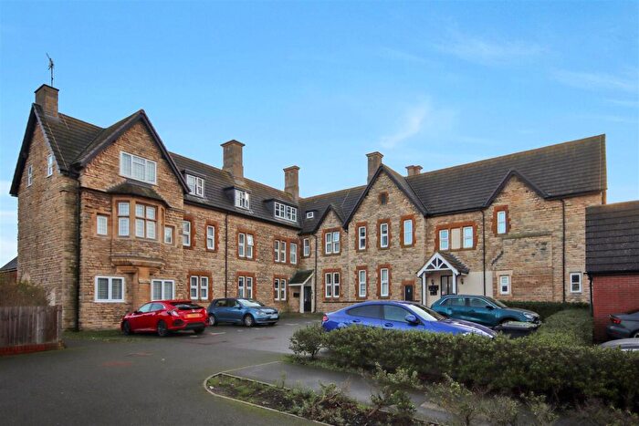 1 Bedroom Flat For Sale In The Drive, Rushden, NN10