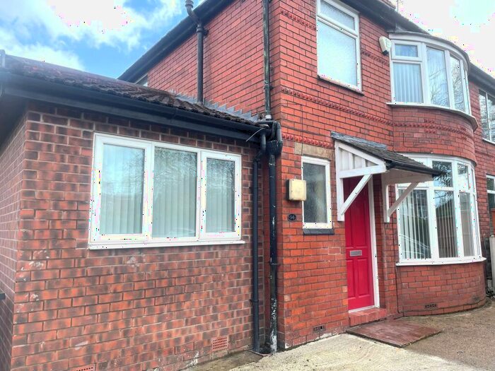 3 Bedroom House To Rent In Mauldeth Road, Withington, M14