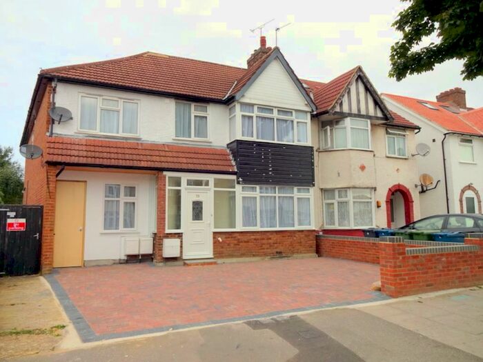 1 Bedroom Maisonette To Rent In Locket Road, Harrow, Middlesex, HA3