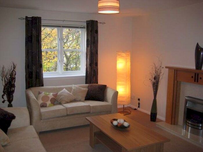 2 Bedroom Flat To Rent In Tytler Gardens, Abbeyhill, EH8