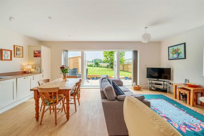 3 Bedroom Detached Bungalow For Sale In Knighton Lane, Broadmayne, Dorchester, DT2