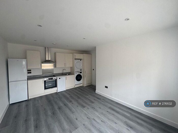 1 Bedroom Flat To Rent In High Street, Barnet, EN5