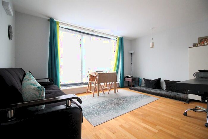 1 Bedroom Flat To Rent In Bath Road, Hounslow, TW4