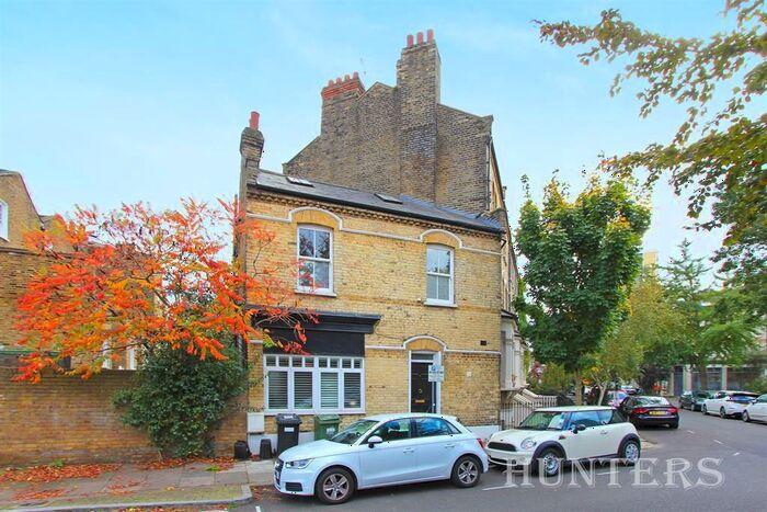 Studio To Rent In Vauxhall Grove, London, SW8