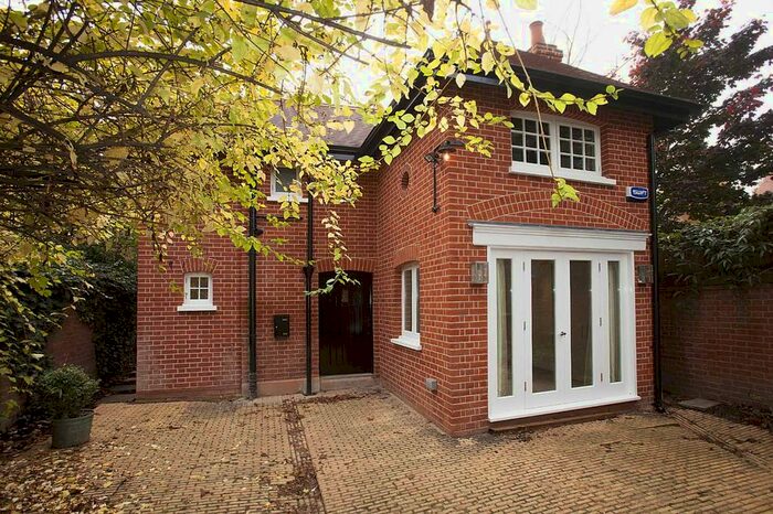 2 Bedroom Property To Rent In Rupert Road, London, W4