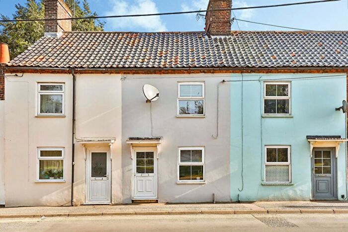 3 Bedroom End Of Terrace House For Sale In Lynn Street, Swaffham, PE37