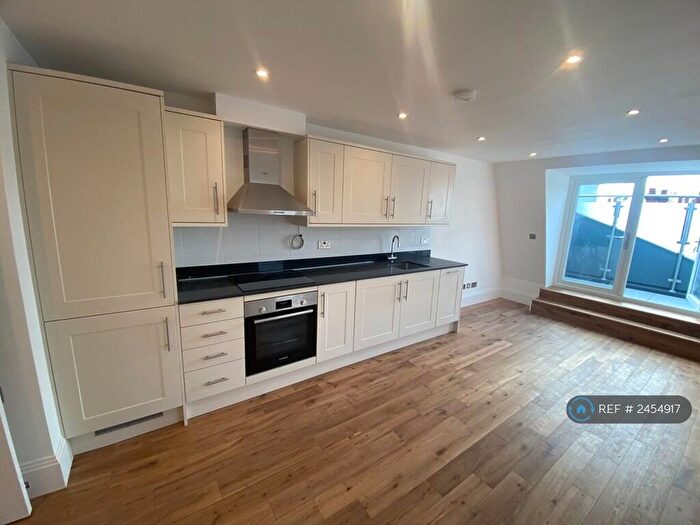 1 Bedroom Flat To Rent In Oakmead Road, London, SW12