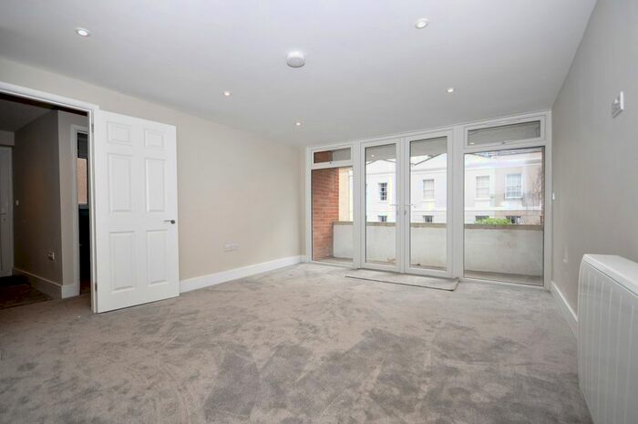 2 Bedroom Flat To Rent In Frances Court, Priory Street, Cheltenham, GL52