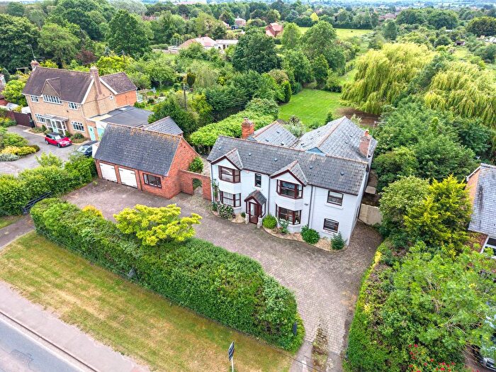 4 Bedroom Detached House For Sale In Evesham Road, Fladbury, WR10
