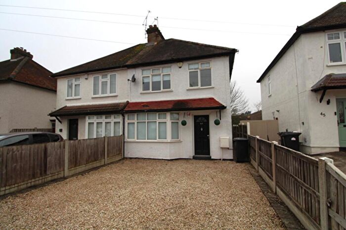 3 Bedroom Semi Detached House To Rent In Western Avenue, Brentwood, Essex, CM14