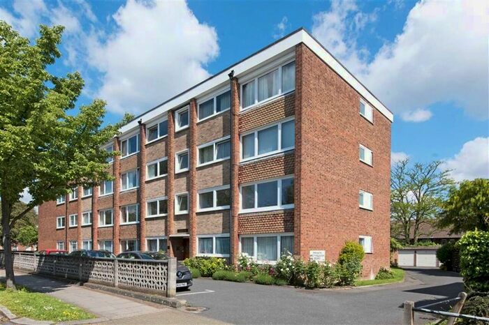 2 Bedroom Flat To Rent In Fairheathe, 43 Putney Hill, Putney SW15