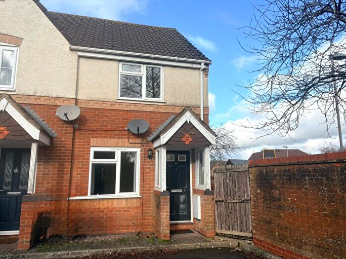 2 Bedroom End Of Terrace House For Sale In Cloverfields, Gillingham, Dorset, SP8