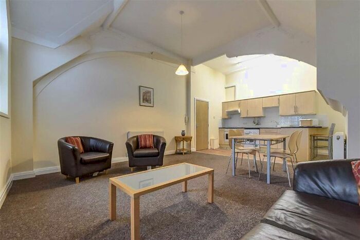 2 Bedroom Flat To Rent In Rosedale Mansions, Boulevard, Hull, HU3