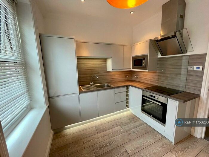 2 Bedroom Flat To Rent In Barton Manor, Bournemouth, BH5