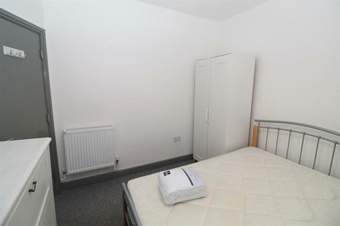 5 Bedroom House To Rent In Harriet Street, Cardiff, CF24