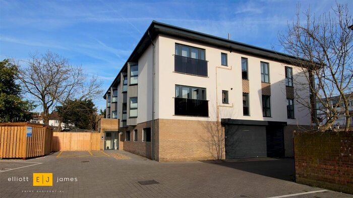 2 Bedroom Flat To Rent In High Road, Loughton, IG10