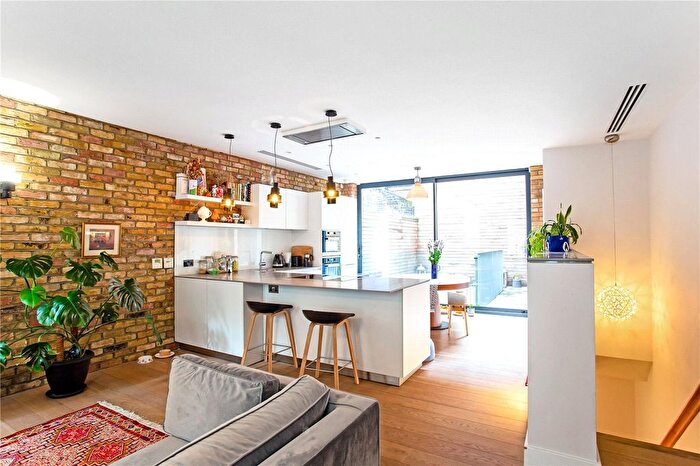 3 Bedroom Flat To Rent In Richmond Buildings, Soho, London, W1D