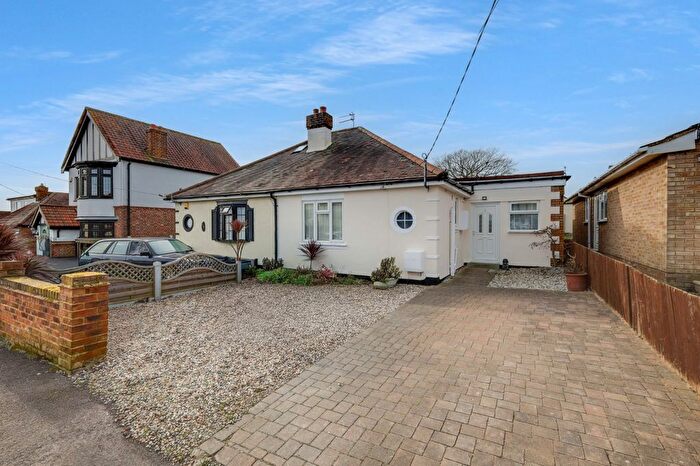 2 Bedroom Semi-Detached Bungalow For Sale In Brackendale Avenue, Basildon, SS13