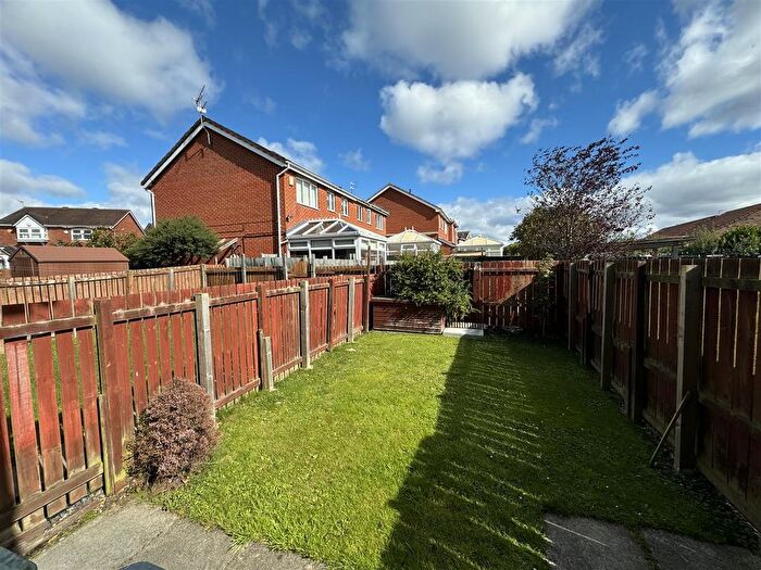 2 Bedroom End Of Terrace House To Rent In Templeton Close, Highfields, Hartlepool, TS27