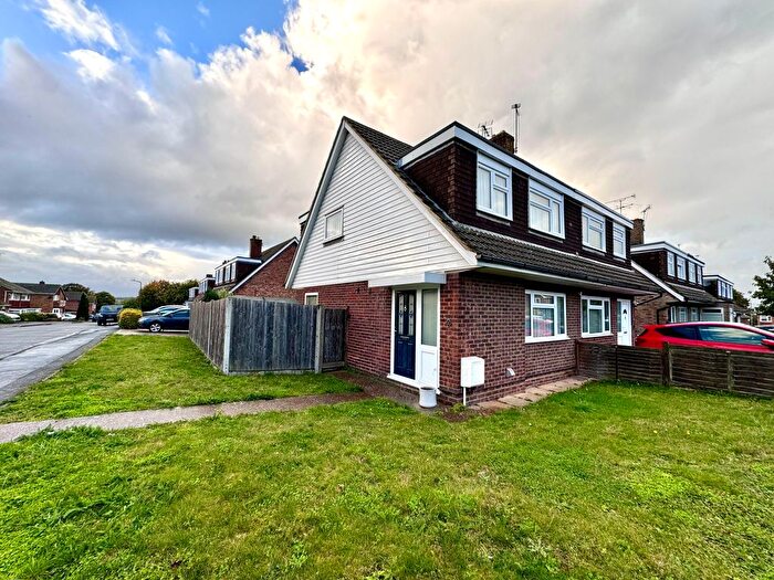 3 Bedroom Semi-Detached House To Rent In Rainham Close, Maidstone, ME15
