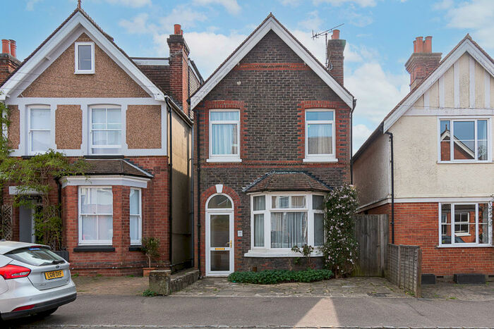 3 Bedroom Detached House To Rent In Deerings Road, Reigate, RH2