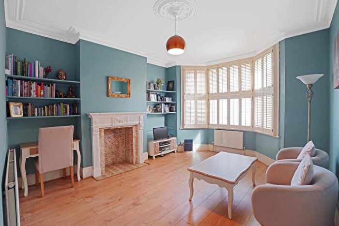 1 Bedroom Flat For Sale In Phoenix Road, Penge, London, SE20