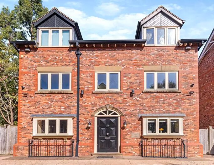 5 Bedroom Detached House To Rent In Knutsford Road, Alderley Edge, SK9