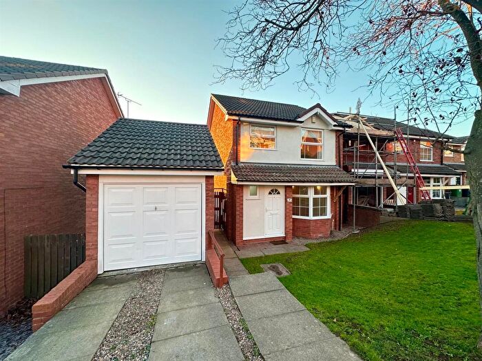 3 Bedroom Detached House To Rent In Melbourne Close, Kingswinford, DY6