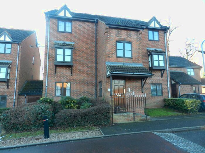 1 Bedroom Flat To Rent In Eton Close, Weedon, Northampton, NN7